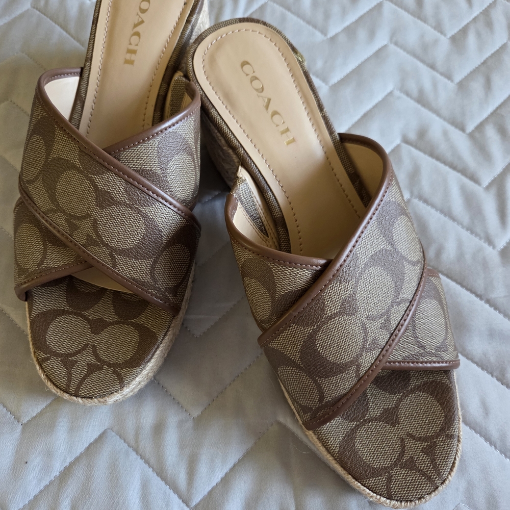 Coach Women's Tan/Brown Sandals sz10